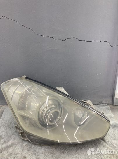Фары на toyota caldina