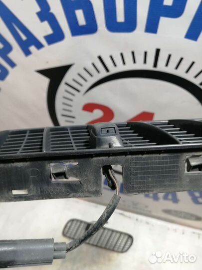 Решетка капота передняя омыватель Bmw X5 E53 E53