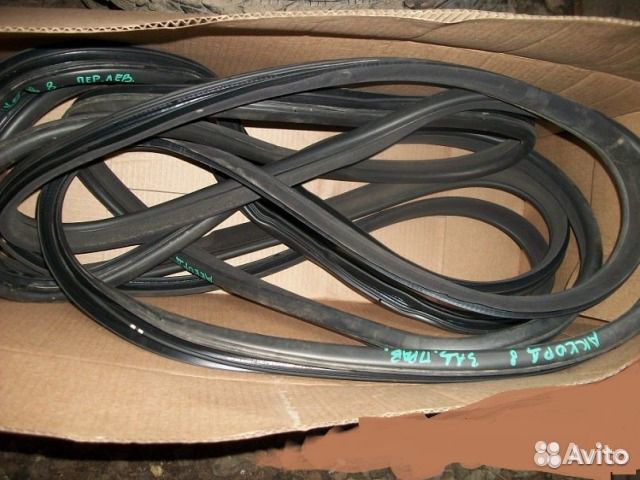 Уплотнитель задний левый хонда аккорд 8