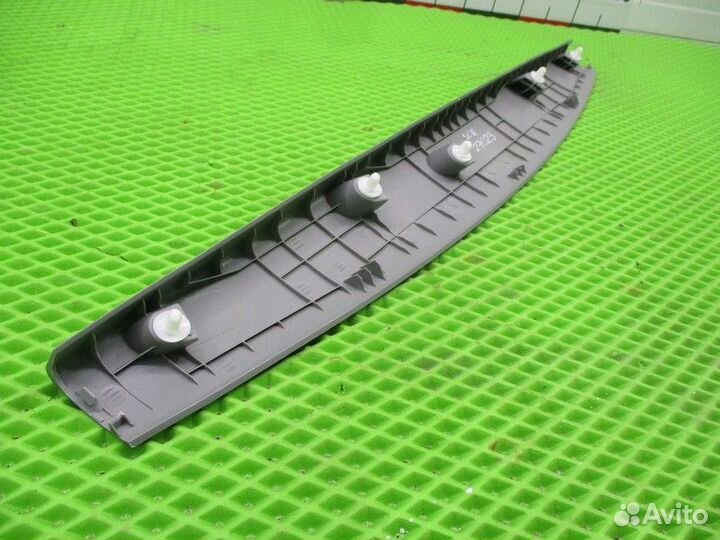 Обшивка двери багажника Kia Sorento 2 (XM)