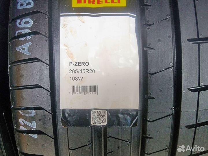 Pirelli P Zero PZ4 285/45 R20