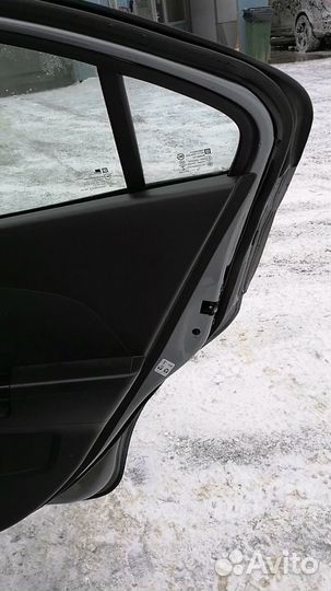 Правая задняя дверь на chevrolet aveo т 300
