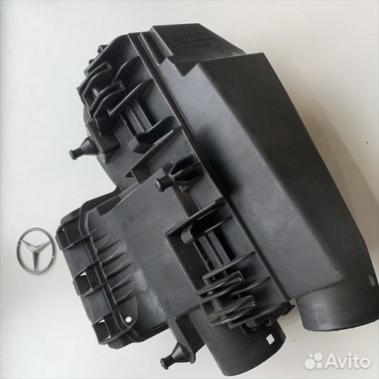 Корпус воздушного фильтра Мерседес w212 M271