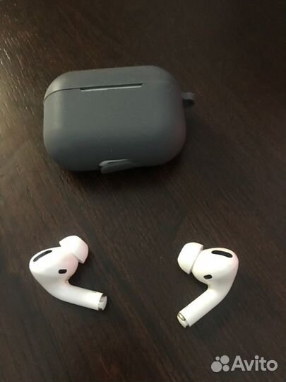 Беспроводные наушники apple airpods