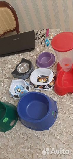 Ошейники, поводки, игрушки, миски, одежда для соба