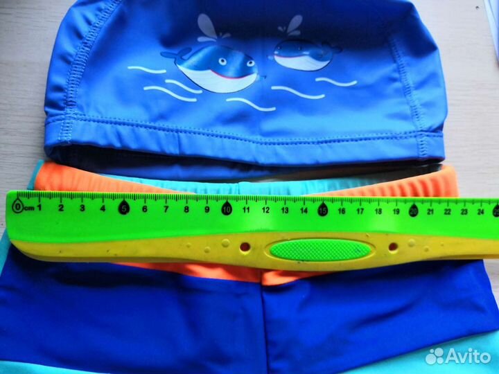 Шорты спортивные, шапочка для плавания