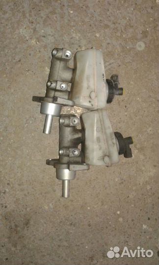 Рено Логан,Сандеро,Ларгус главный тормозной цилинд