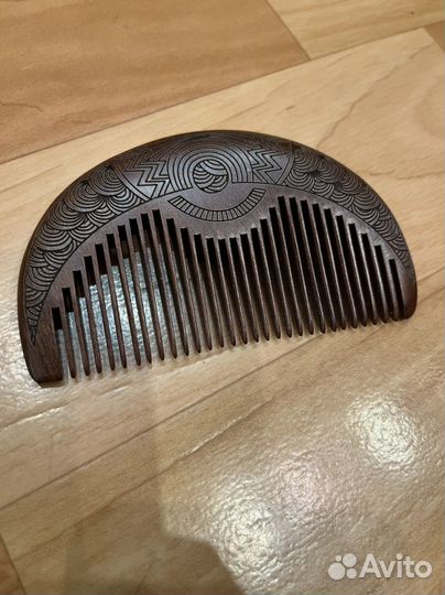 Деревянная расческа гребень