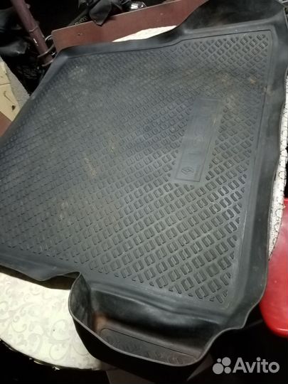 Коврики в багажник