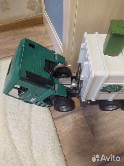 Мусоровоз Bruder (Германия)