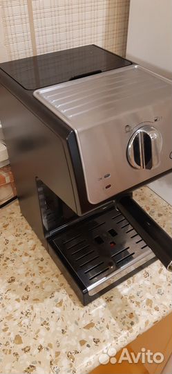 Кофеварка рожковая Delonghi ECP33.21.BK