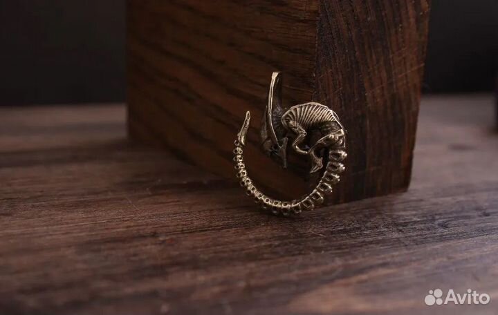 Бусина на Темляк Брелок Чужой Эктоморф Монстр