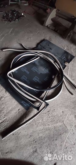 Бежевые уплотнители дверей Mitsubishi Galant 8