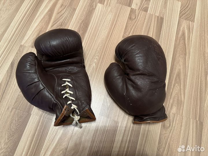 Боксерские перчатки