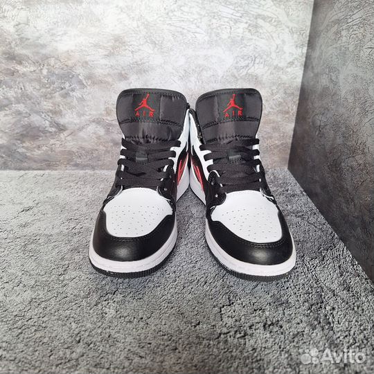 Кроссовки Nike air Jordan 1 на маленькую ногу