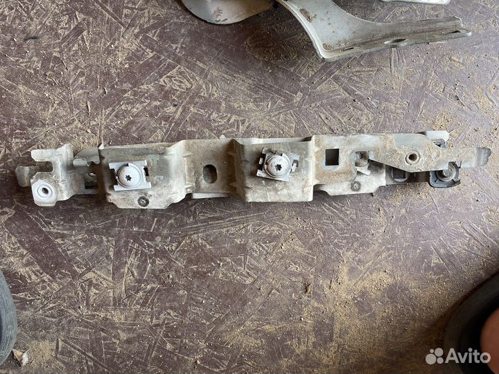 Кронштейн крепления крыла peugeot 408