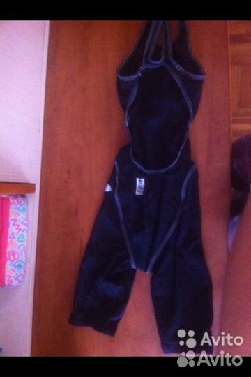 Гидрокостюм для плавания
