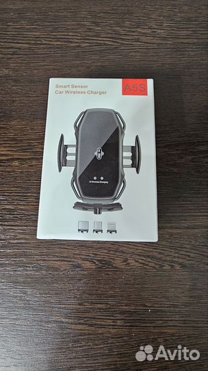 Держатель для телефона в машину с зарядкой