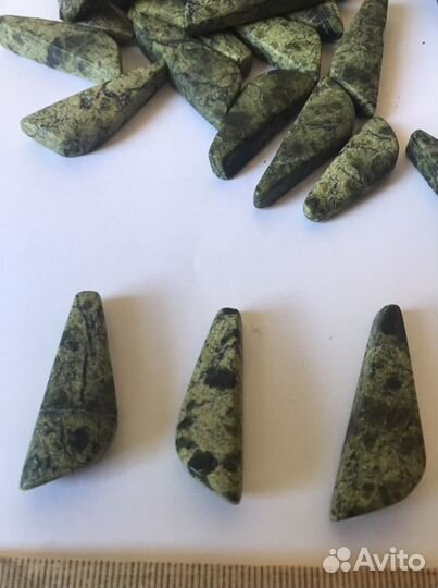 Змеевик камень натуральный