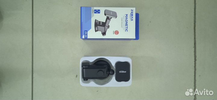 Магнитный автомобильный держатель