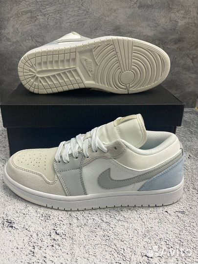 Кроссовки Nike Air Jordan 1 Low Paris