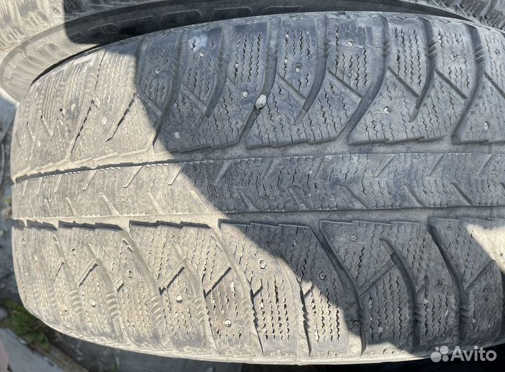 Bridgestone Ice Cruiser 7000 255/50 R19 107T