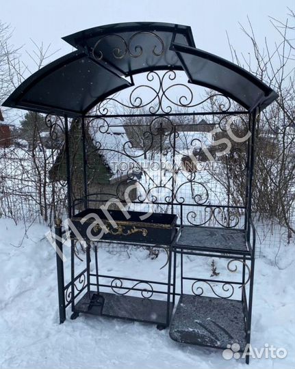 Мангал с крышей