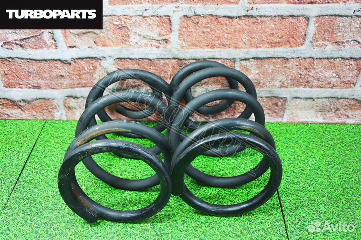 Пружины задние Toyota Touring Hiace RCH47W 1kzte