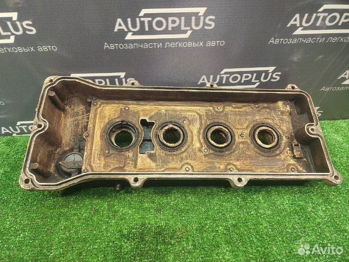 Клапанная крышка Nissan Micra K11E 1.0 CG10 2002