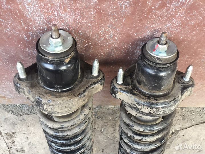 Амортизаторы задние Mitsubishi Outlander GF