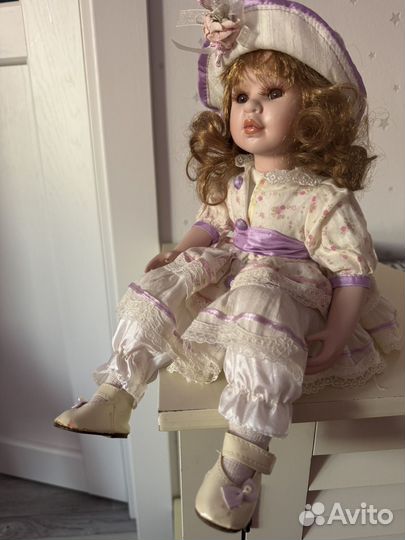 Кукла фарфоровая коллекционная