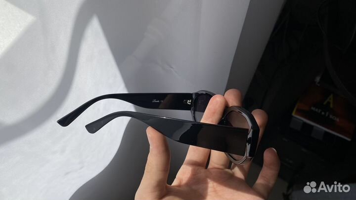 Очки солнцезащитные