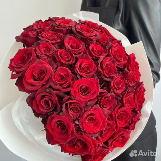 Красная роза 39 шт в дизайнерском оформлении