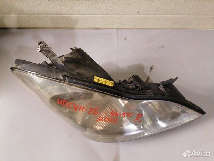 Фара правая Toyota Ipsum ACM21W 2azfe