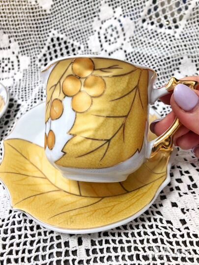 Чашки с блюдцами