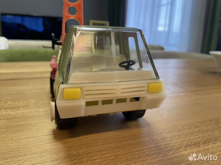 Игрушка Автокран