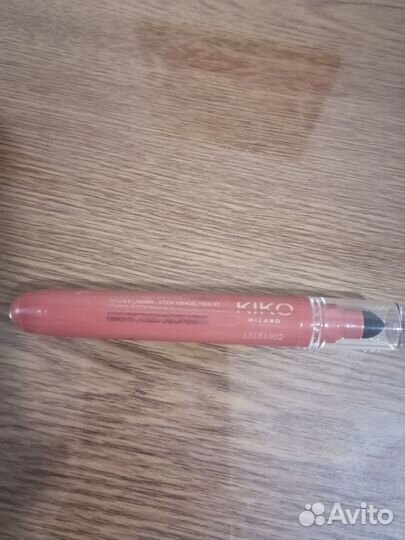 Помада 3 в 1 для губ глаз и лица kiko milano