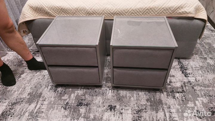 Тумба прикроватная мягкая со стеклом