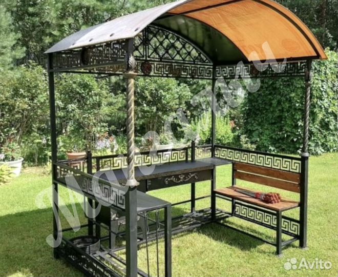 Мангал с крышей