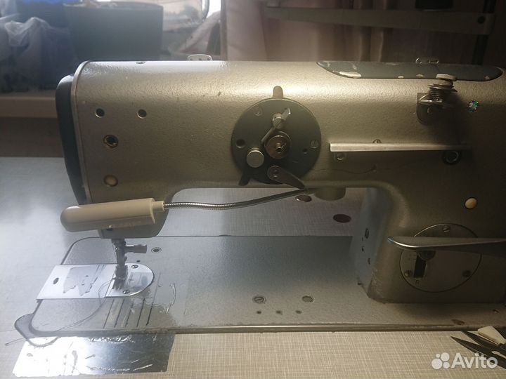 Промышленая швейная машина