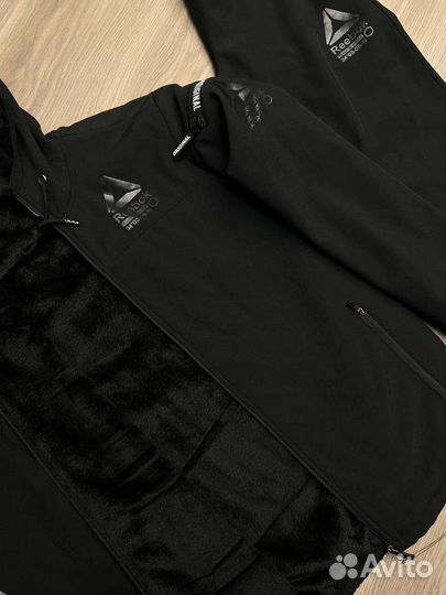 Мужской спортивный костюм reebok