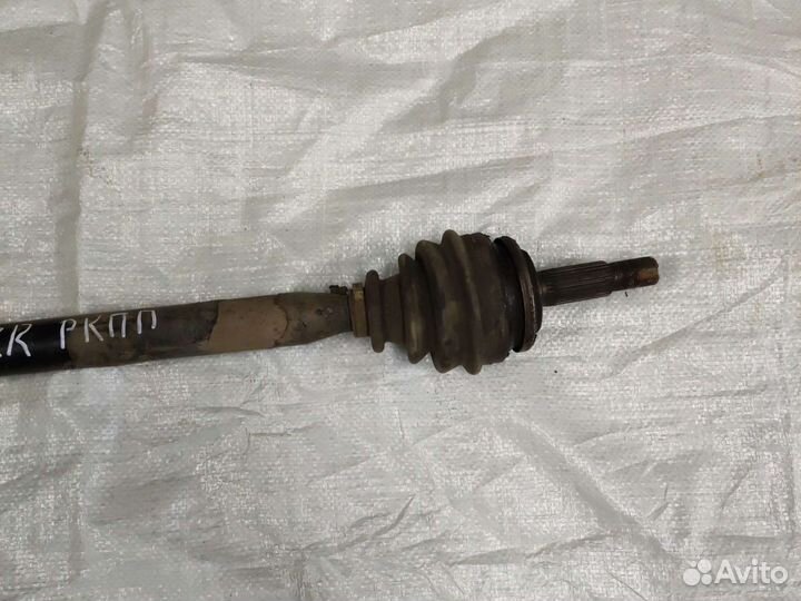 Привод правый Toyota Corolla E150