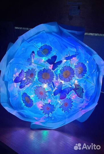 Светящийся букет с бабочками