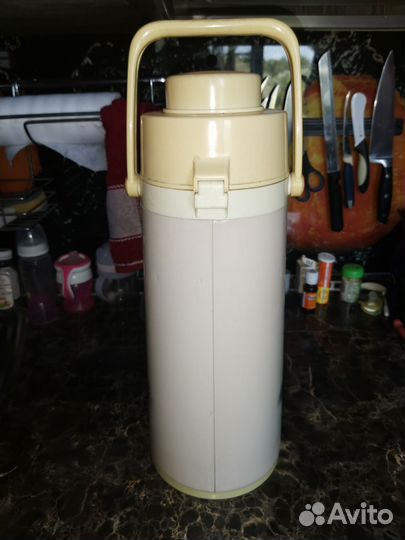 Термос помповый