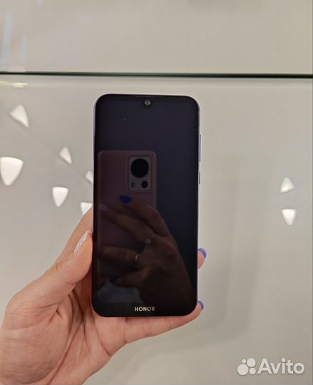 Телефон Honor 8s