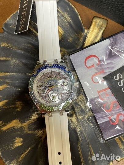 Часы Guess женские новые