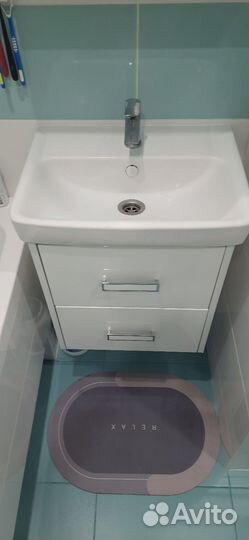 Раковина с тумбой для ванной