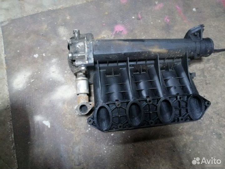 Коллектор впускной Mercedes-Benz Vito W638