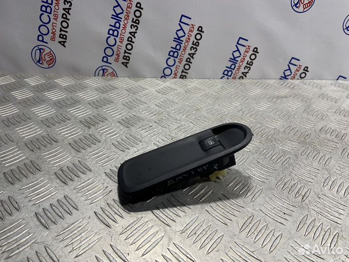 Кнопка стеклоподъемника Renault Duster