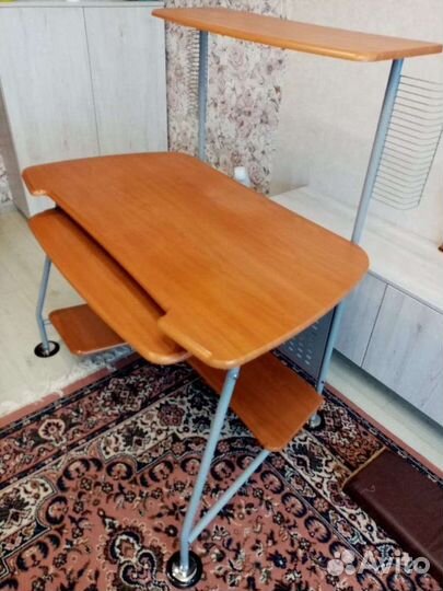 Компьютерный стол